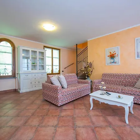 Sleeps 7 *