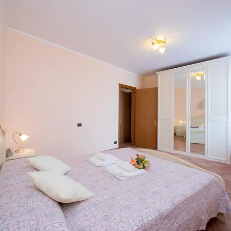 Apartmán Sleeps 7 Pella