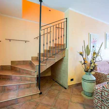 Sleeps 7 Pella